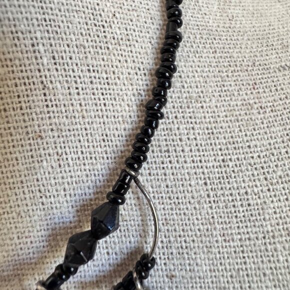 VTG Black Faceted Crystal Silver Wire Scalloped Design Gothic Size 16" Long - Picture 3 of 8